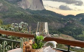 Conecta Flats - De frente para Pedra Azul